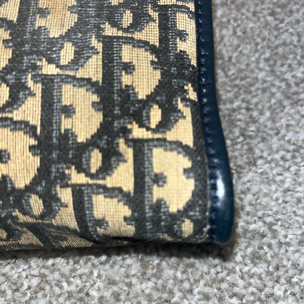 This is a vintage Christian Dior clutch/pouch signature navy Oblique monogram - Picture 9 of 14